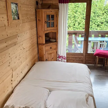 Le Refuge Des Grets Apartment *